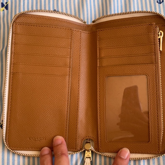 Coach Medium Zippy Wallet in Cream color - Picture 2 of 2
